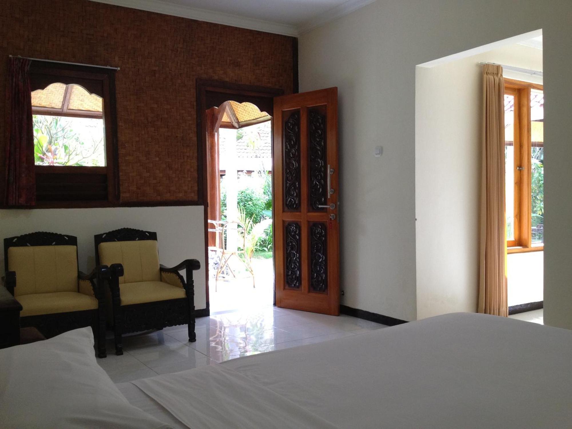 Astina Hotel Lovina Zimmer foto